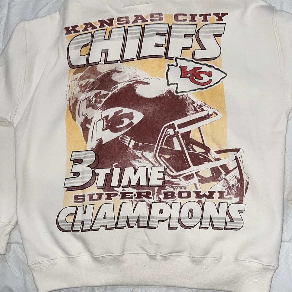 BNWOT Abercrombie & Fitch Men’s Kansas City Chiefs Hoodie- M - Picture 2 of 3